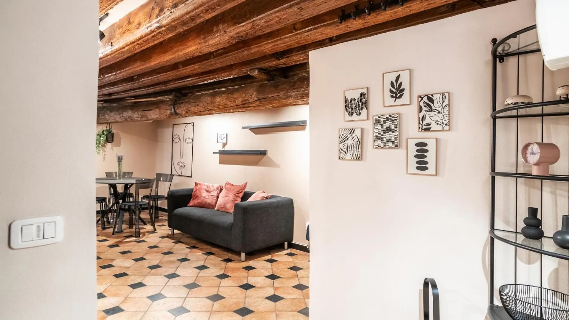 Giano Host - San Bernardo Apartman Genova