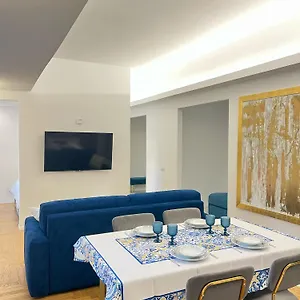 https://savoia-house.it-romehotels.com