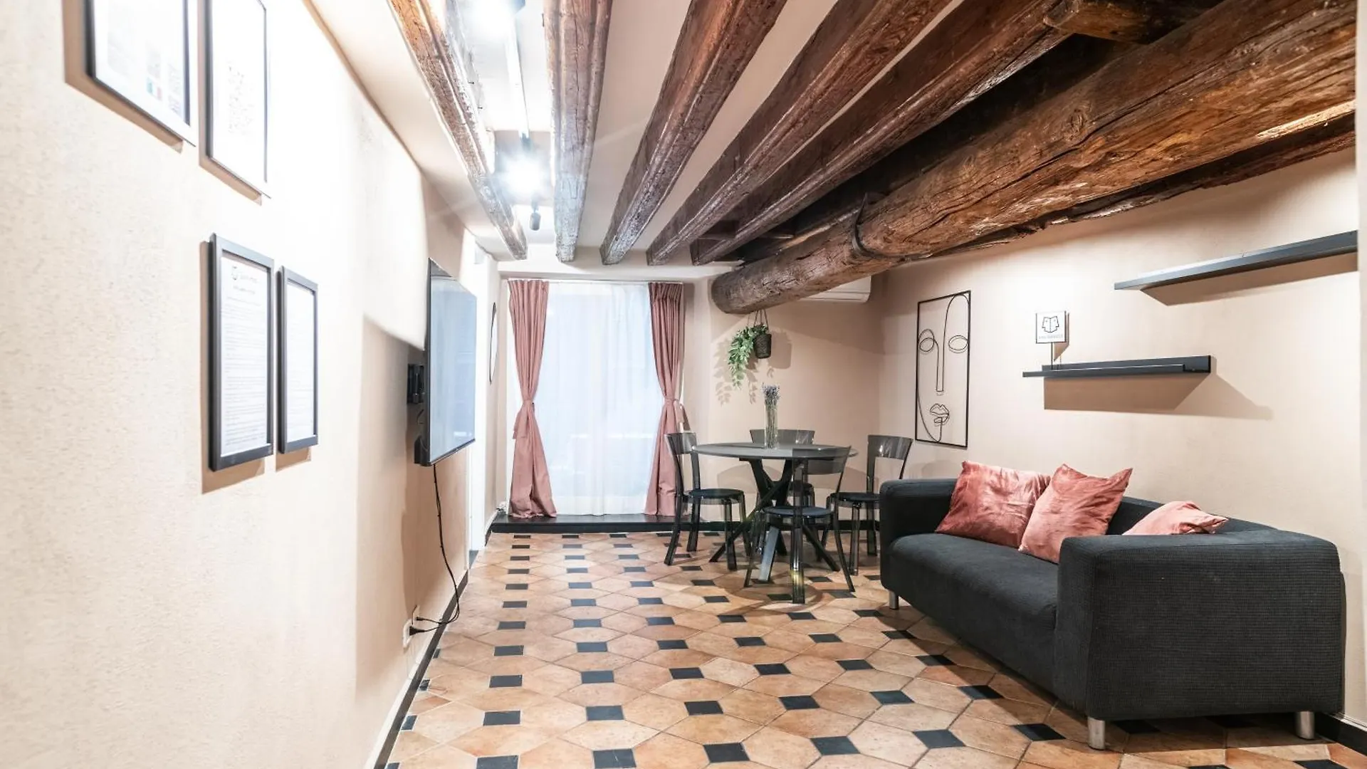Giano Host - San Bernardo Apartment Genoa Italy
